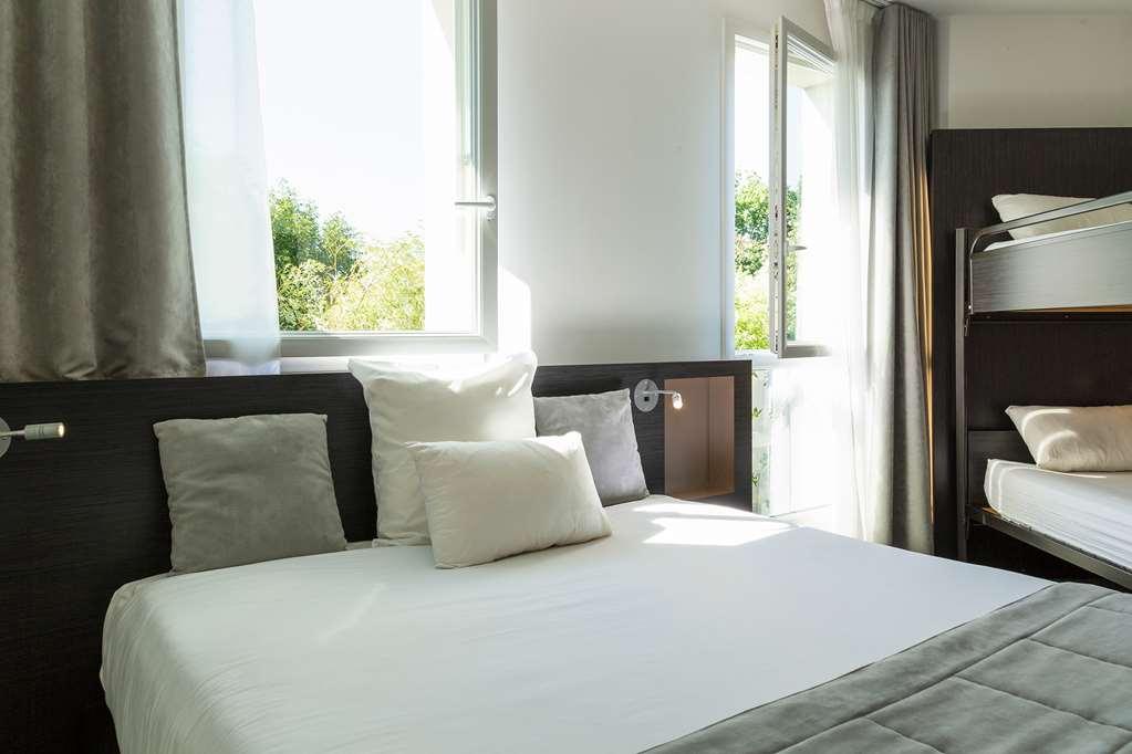 The Originals Boutique Hotel Restaurant Saint James, Montaigu-Vendee Pokój zdjęcie