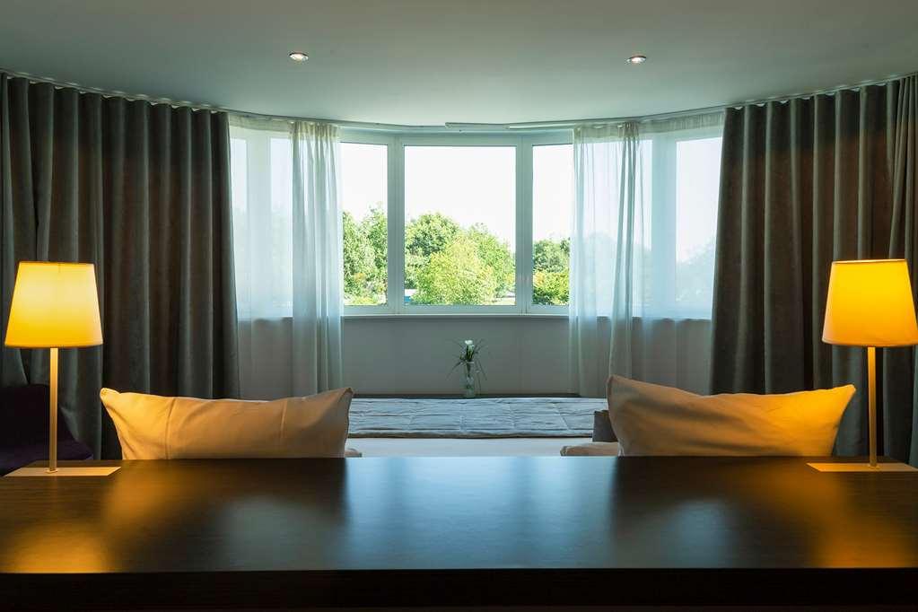 The Originals Boutique Hotel Restaurant Saint James, Montaigu-Vendee Restauracja zdjęcie